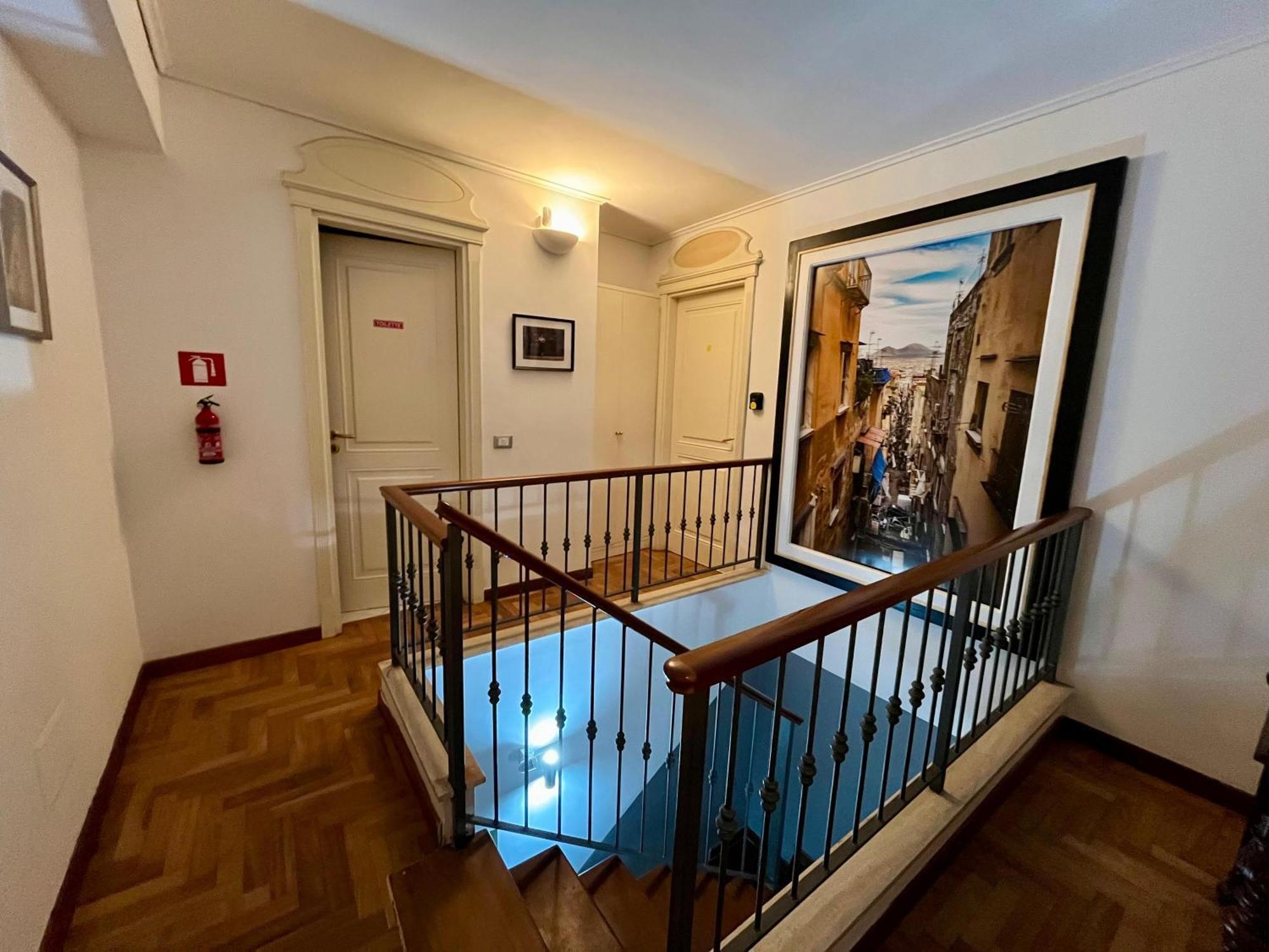 Palazzo Rota Guesthouse Naples Extérieur photo